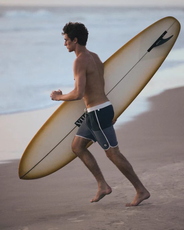 SP25_PDP_Mens_CruiseBoardshort_DeepSea_1