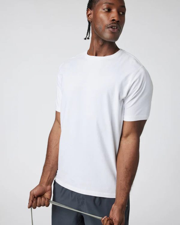 V101WHT_FA24_M_ECOMM_TOPS_DETAIL_10