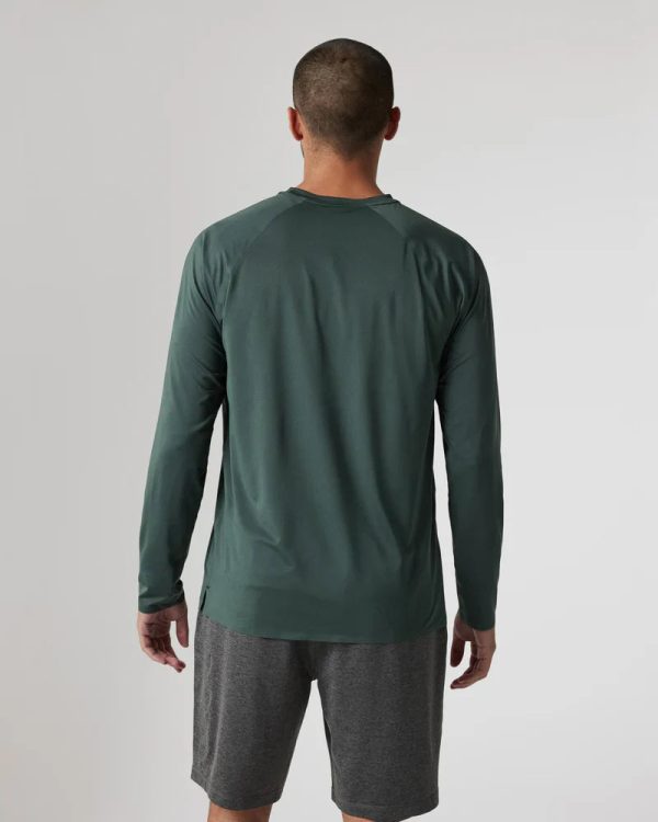 V1022APN_FA24_M_ECOMM_TOPS_BACK_4