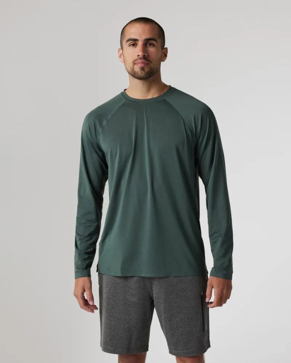 V1022APN_FA24_M_ECOMM_TOPS_FRONT_2