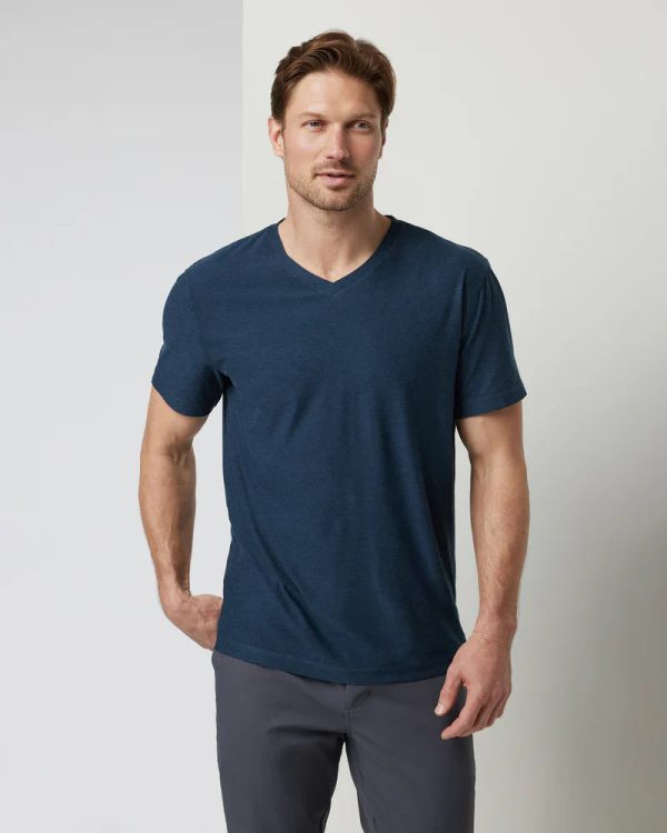 V1032HNV_FA24_M_ECOMM_TOPS_FRONT_6_1fd69cad-0afa-4b32-96d4-04d1bd51619c