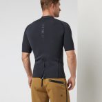 V1034WBL_SP25_M_ECOMM_TOPS_BACK_3