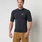 V1034WBL_SP25_M_ECOMM_TOPS_FRONT_2
