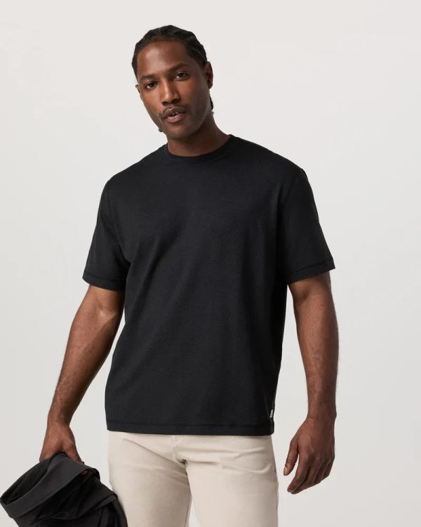 V1098HBK_FA25_M_ECOMM_TOPS_FRONT_4