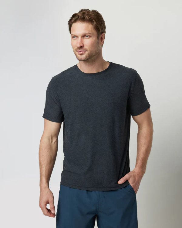V126HCC_FA24_M_ECOMM_TOPS_FRONT_2