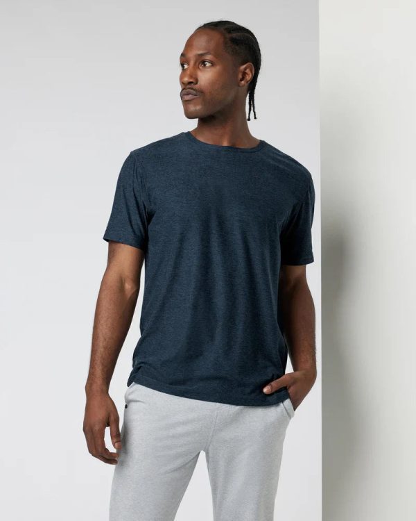 V126HNV_FA24_M_ECOMM_TOPS_FRONT_2_v2