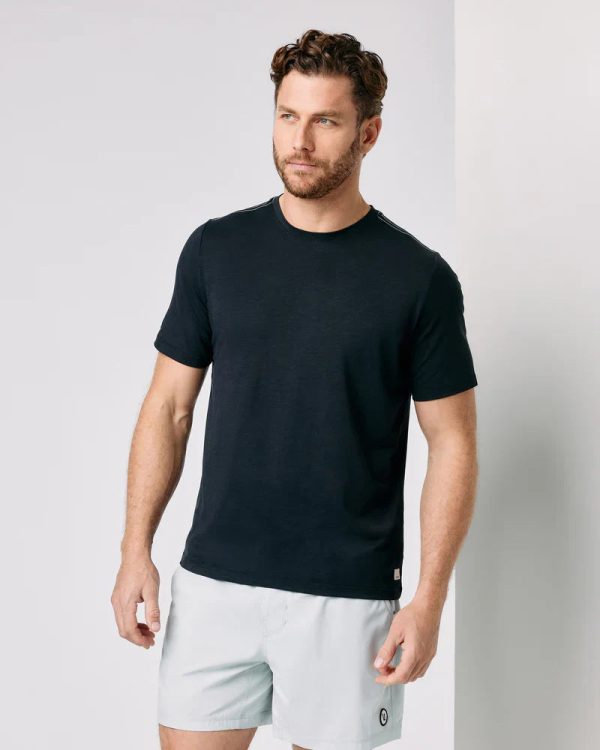 V195BLK_FA24_M_ECOMM_TOPS_FRONT_2