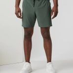 V3007APN_FA24_M_ECOMM_SHORTS_FRONT_2