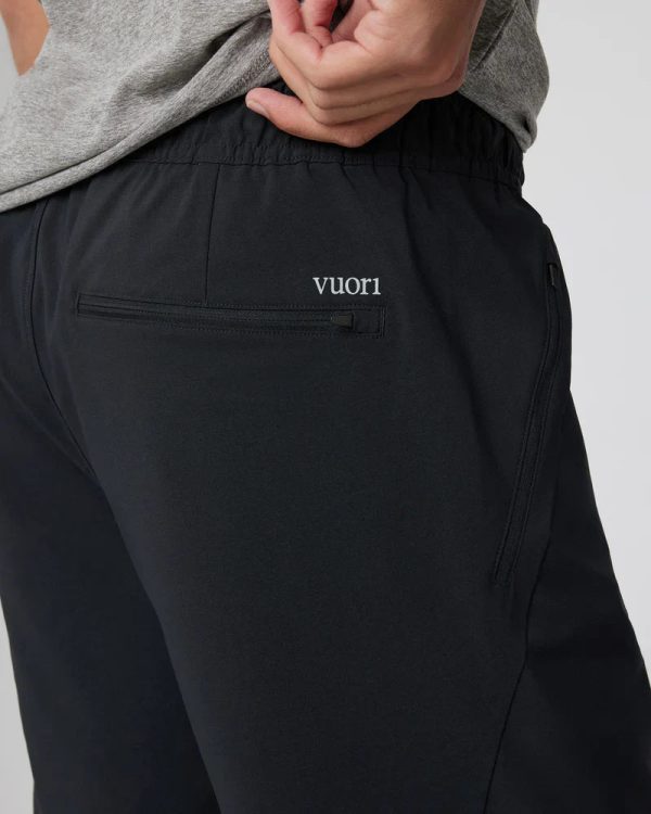 V3013BLK_FA24_M_ECOMM_SHORTS_DETAIL_6_96c0a34f-cacb-4463-a040-86b33c4f66e1