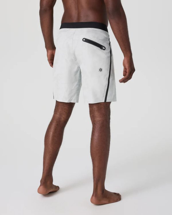 V3017FGW_SP25_M_ECOMM_BOTTOMS_BACK_4_ff1a305c-dc04-4268-95f4-25b5f2a847e6