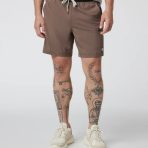 V3040FSL_FA24_M_ECOMM_SHORTS_FRONT_2