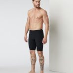 V3051BLK_FA24_M_ECOMM_SHORTS_FULL_3