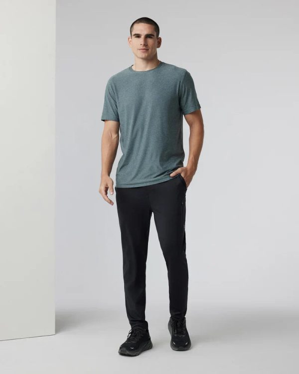 V4020BLK_FA24_M_ECOMM_PANTS_FULL_3