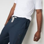 V416HIN_FA24_M_ECOMM_PANTS_DETAIL_8