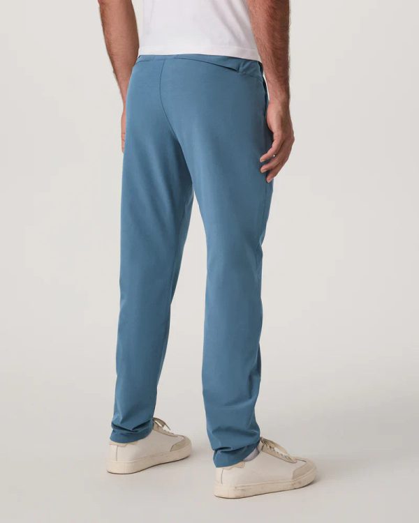 V431PBL_FA25_M_BOTTOMS_SIDE_3_1