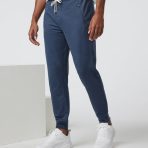 V438HAZ_FA24_M_ECOMM_PANTS_SIDE_4