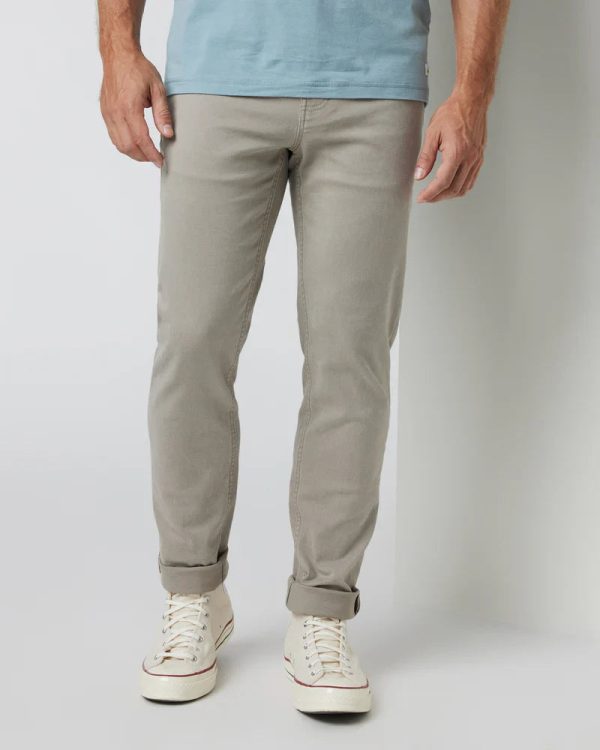 V468TAU_SP24_M_ECOMM_BOTTOMS_FRONT_BOTTOMS_3