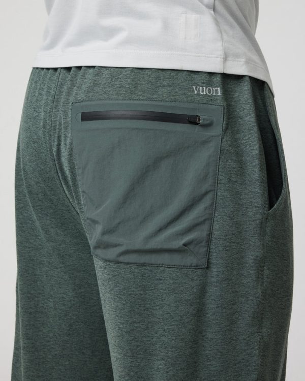 V479HSY_FA24_M_ECOMM_PANTS_DETAIL_12