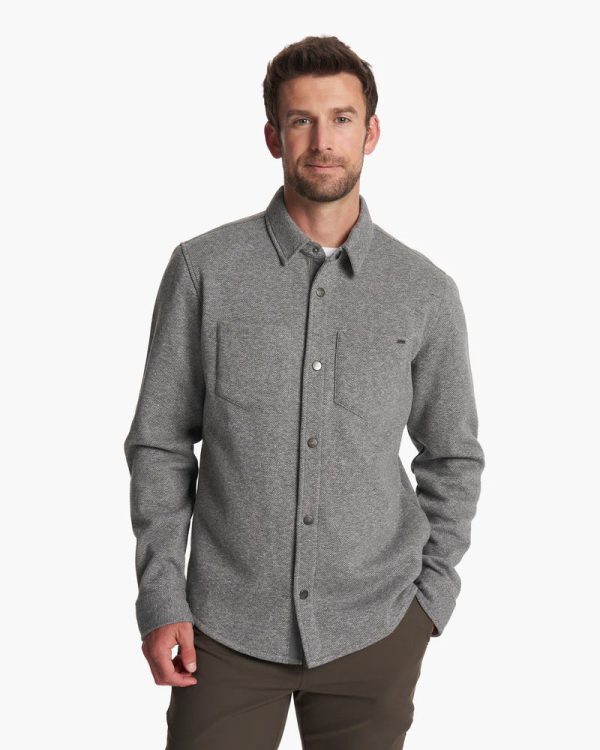 V563HTG_FA23_M_ECOMM_jackets_FRONT_TOPS_2