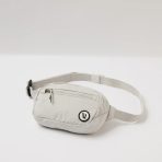 V8008SAL_FA23_UNISEX_ECOMM_bags_FLAT_LAY_1