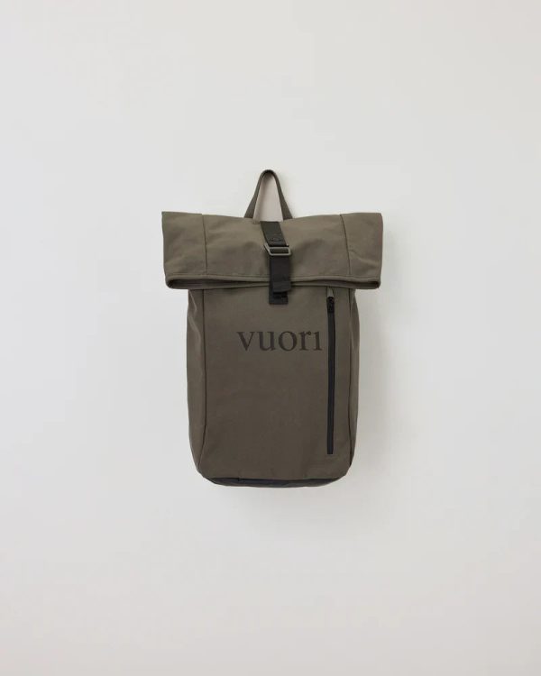 V8038BSM_SP24_UNISEX_ECOMM_ACCESSORIES_FLAT_LAY_2