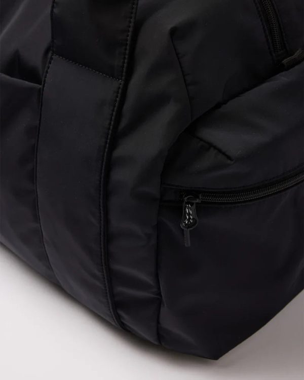 V8067BLK_SP25_UNISEX_ECOMM_bags_FLAT_LAY_3