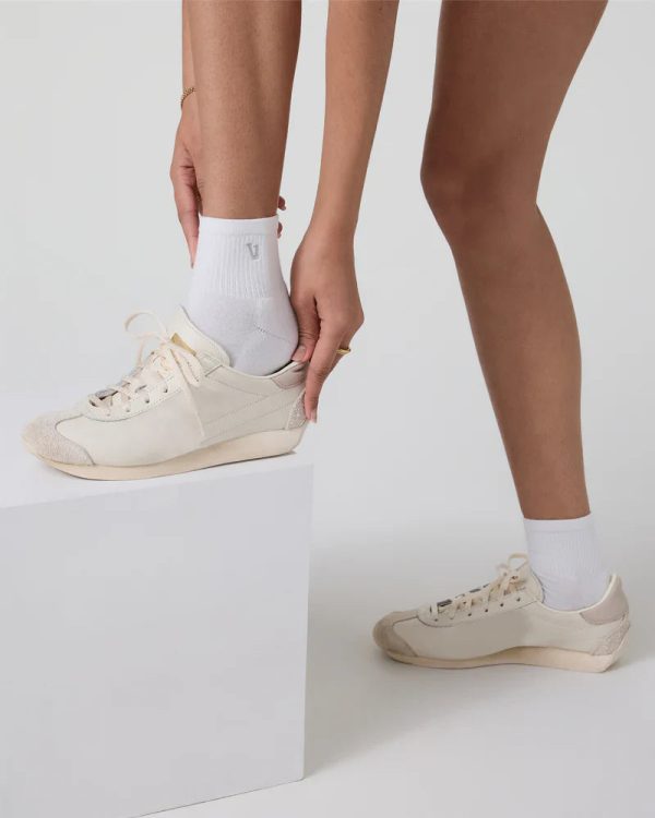 V8077WHT_SP25_UNISEX_ECOMM_SOCKS_FRONT_1