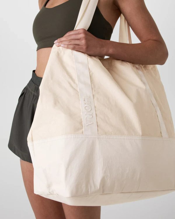 V8078NAT_SP25_UNISEX_ECOMM_BAGS_BACK_6