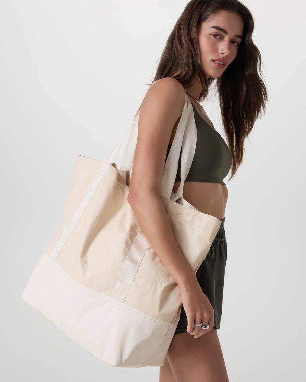 V8078NAT_SP25_UNISEX_ECOMM_BAGS_FRONT_3