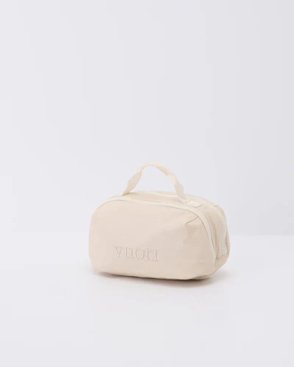 V8079NAT_SP25_UNISEX_ECOMM_bags_FLAT_LAY_1