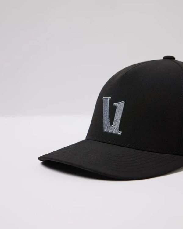 V831BLK_FA23_UNISEX_ECOMM_headwear_FLAT_LAY_2