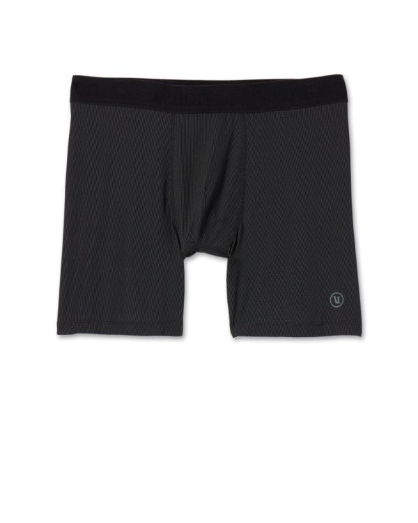 V850BLK_SP24_MENS_ECOMM_ACCESSORIES_FLAT_LAY_1