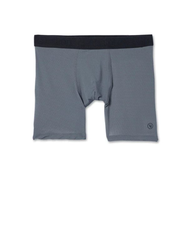 V850CCL_SP24_M_ECOMM_SHORTS_PINUP_7