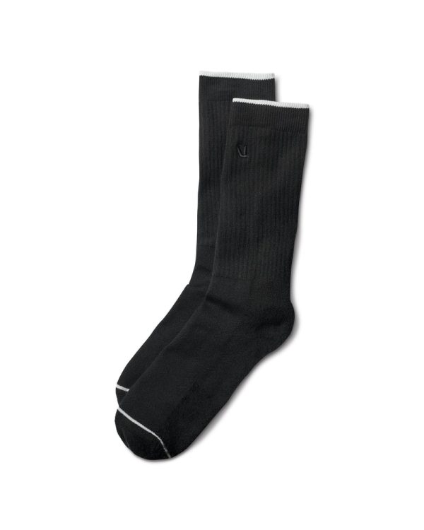 V857BLK-AXS-SP23-ECOMM-FLAT-LAY-1X1