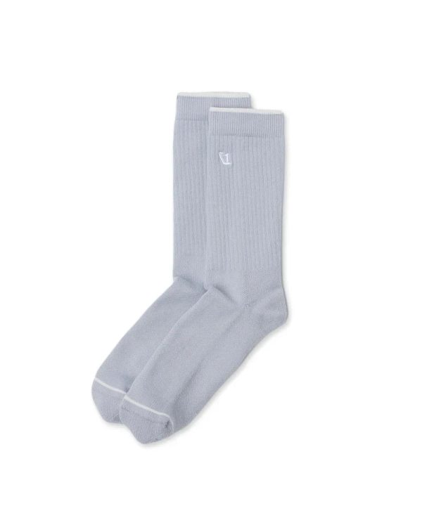 V857PTM_FA23_UNISEX_ECOMM_misc.axs_FLAT_LAY_2