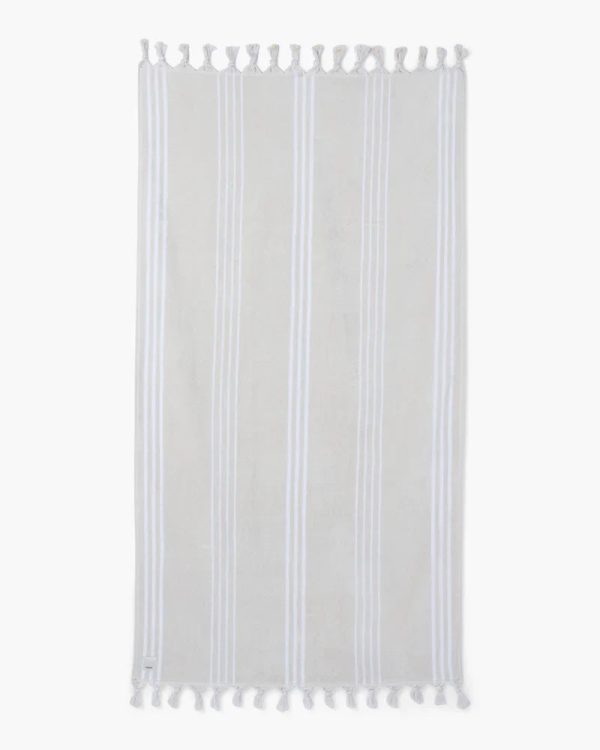 V890NAT_FA23_UNISEX_ECOMM_misc.axs_FLAT_LAY_3