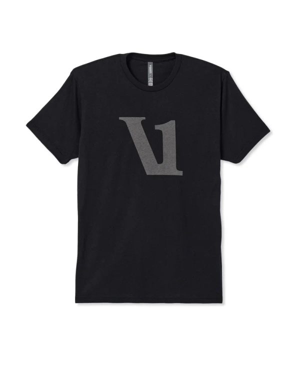 V925BLK_SP25_M_ECOMM_TOPS_PINUP_1