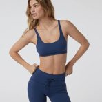 VW104FBL_FA24_W_ECOMM_sportsbras_FRONT_TOPS_3