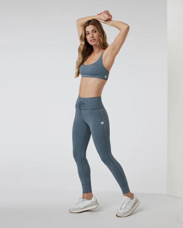 VW1074SBI_FA24_W_ECOMM_sportsbras_FULL_ALT_6