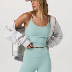 VW1098SAS_SP25_W_ECOMM_TOPS_CREATIVE_16