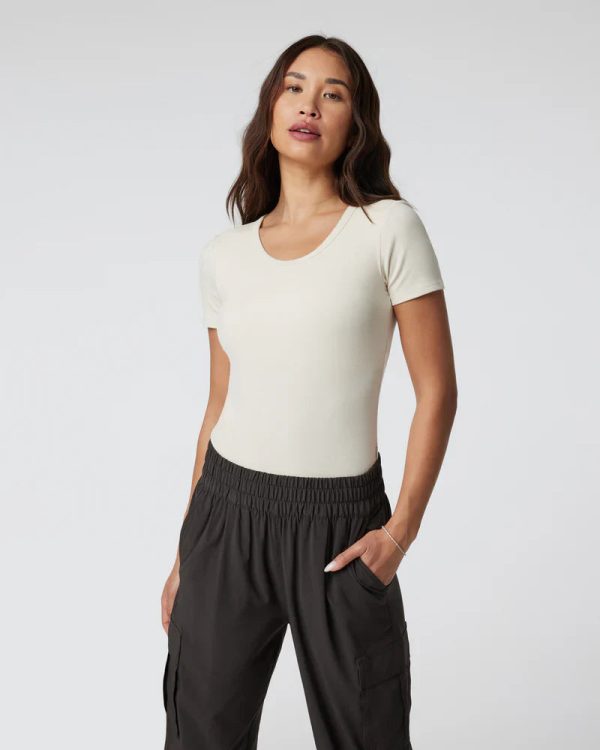 VW1166MKW_FA24_W_ECOMM_TOPS_FRONT_2