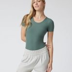 VW1166MSH_FA24_W_ECOMM_TOPS_FRONT_4