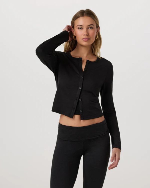 VW1396HBK_SP25_W_ECOMM_TOPS_FRONT_4