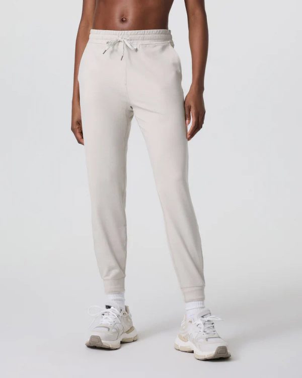VW303-LHEE_FA24_W_ECOMM_PANTS_FRONT_1