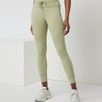 VW323SOT_SP24_W_ECOMM_PANTS_FRONT_2-1