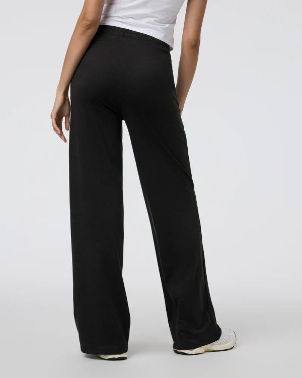 VW4023-LHBK_FA23_W_ECOMM_PANTS_BACK_10