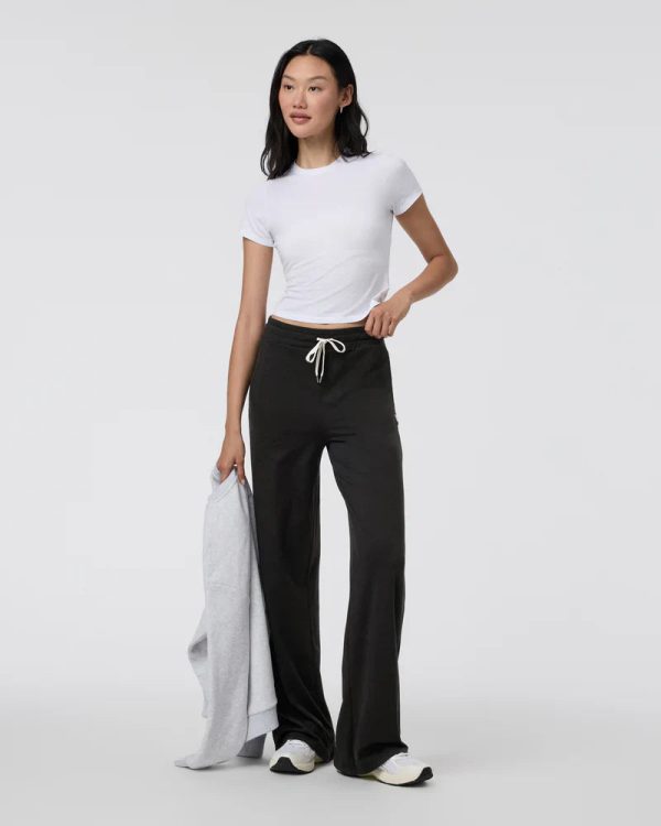 VW4023-LHBK_FA23_W_ECOMM_PANTS_FULL_13
