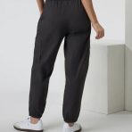 VW4103VBK_FA24_W_ECOMM_PANTS_BACK_5