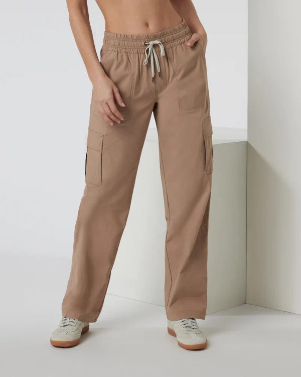 VW4116GDR_FA24_W_ECOMM_PANTS_FRONT_2