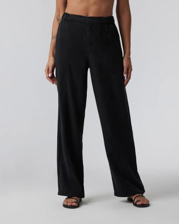 VW4154BLK_FA24_W_ECOMM_PANTS_FRONT_1_25ea15ee-aff0-4ea9-9d5f-bb0d08aae44f